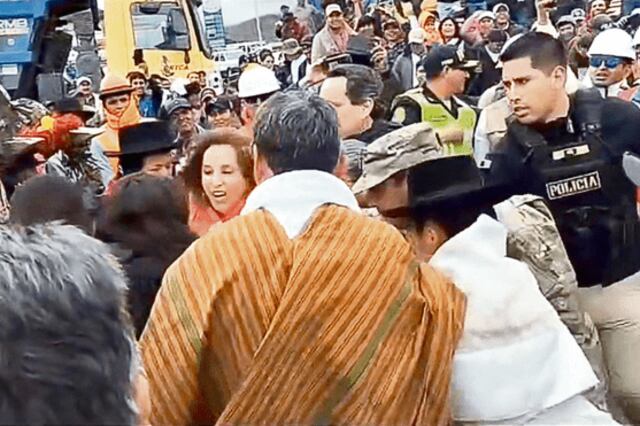 Abucheos e insultos en Ayacucho contra la mandataria se registraron en las primeras horas de la mañana del sábado