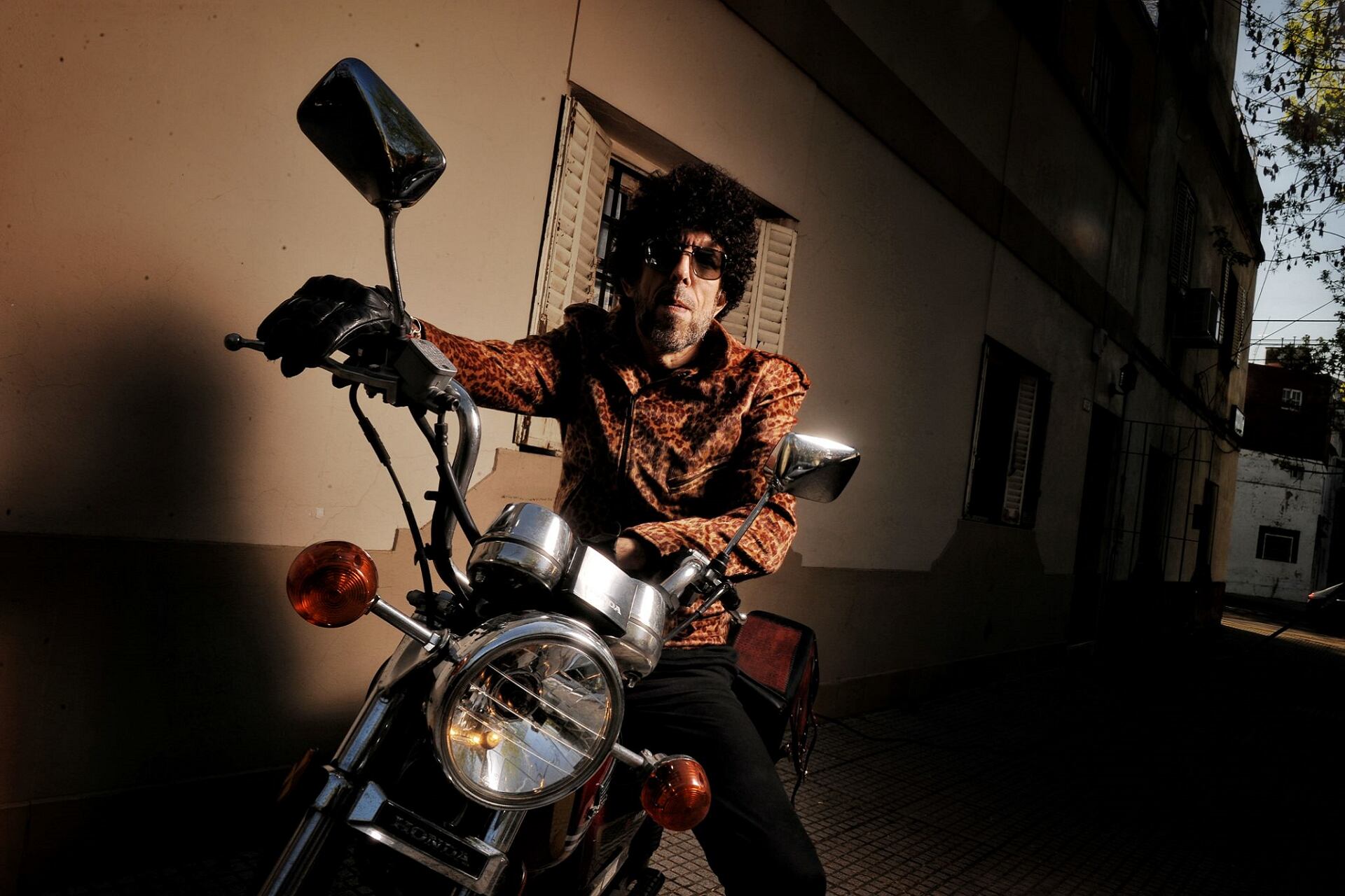 El príncipe alternativo del blues local compartirá fecha con Los Espíritus, este domingo a la medianoche en Niceto Club