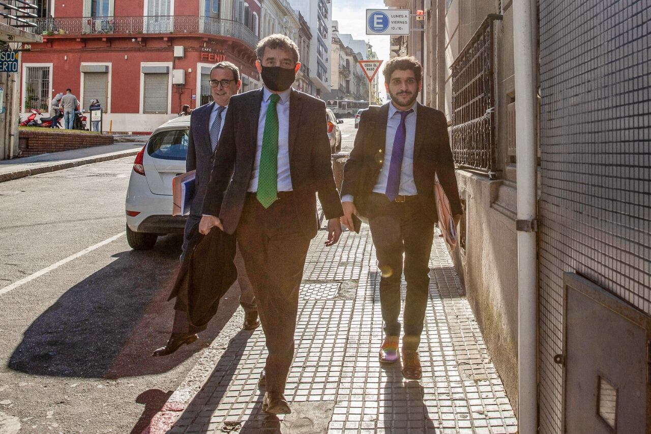 El arribo de "Pepín" Rodríguez a la fiscalía de Uruguay.