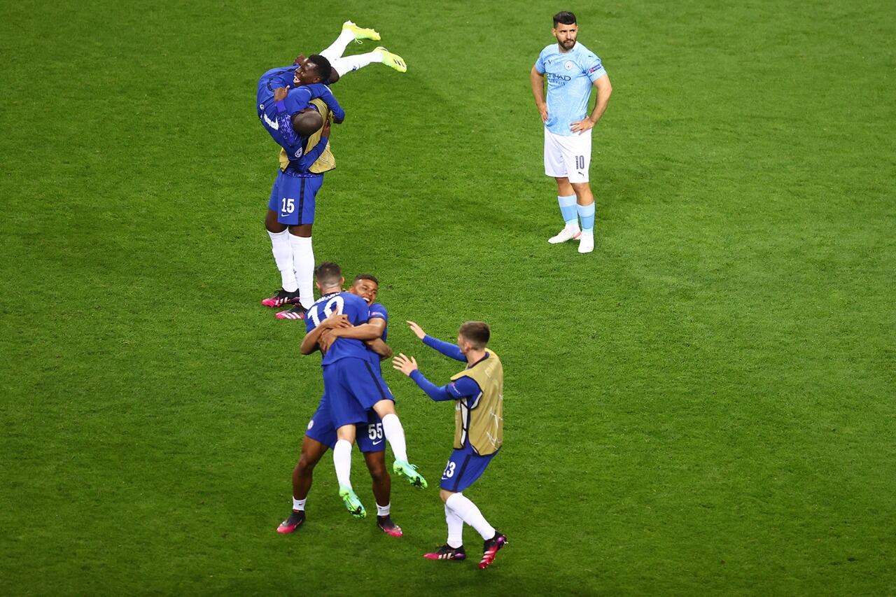 El jolgorio de Chelsea, la desazón de Agüero