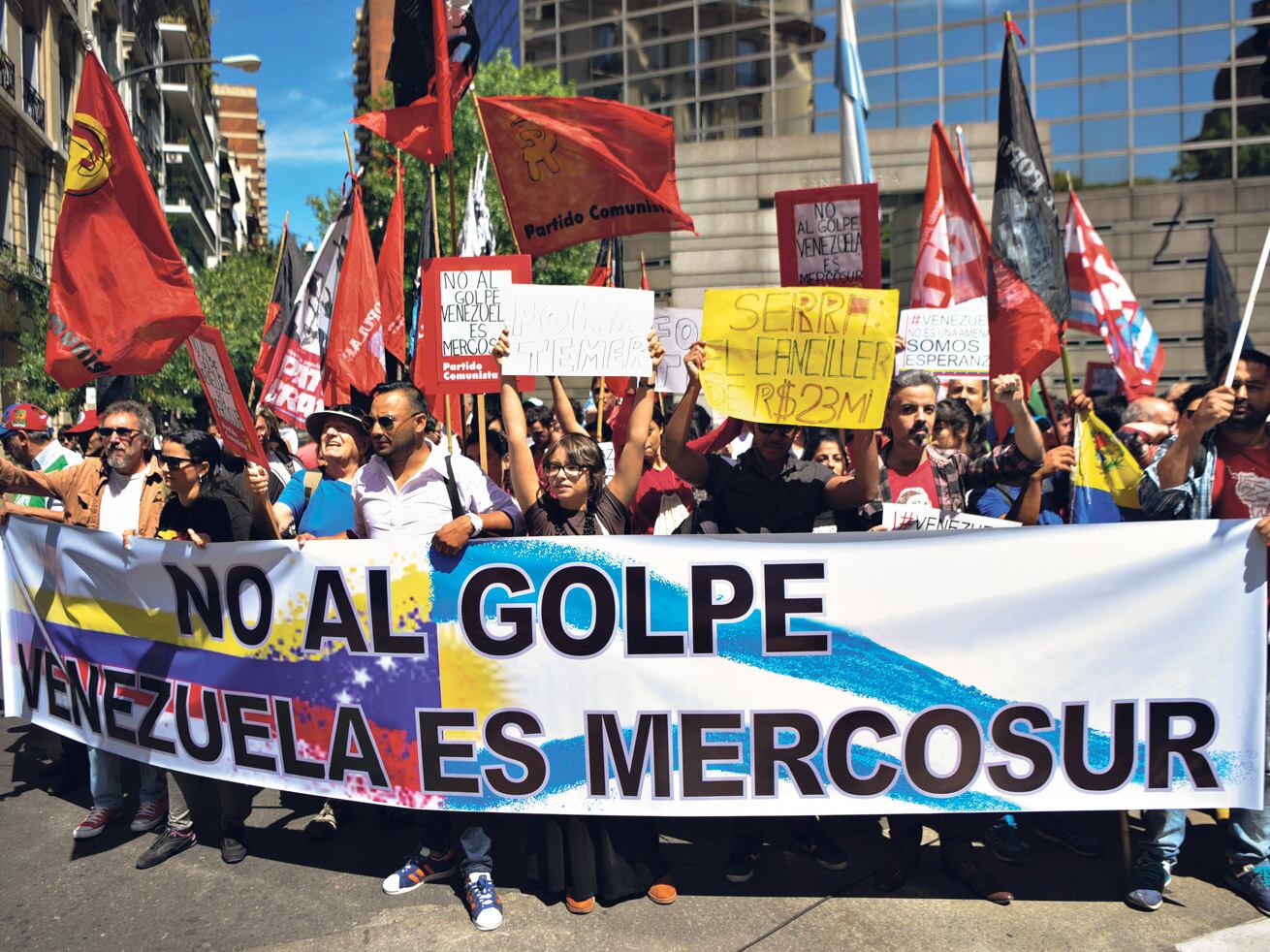 Los gobiernos de Argentina, Brasil, Paraguay y Uruguay han decidido separar a Venezuela del Mercosur.