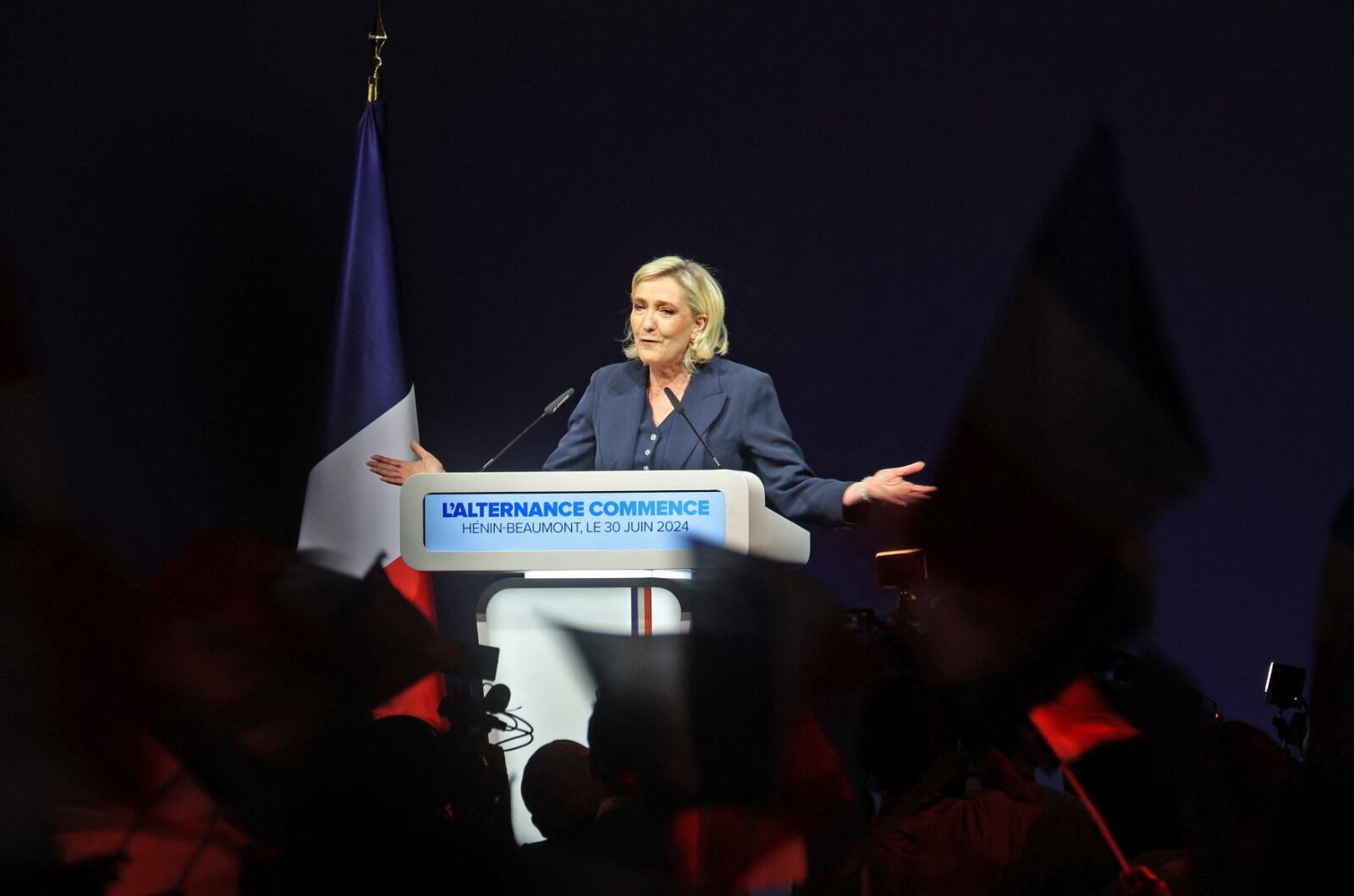 Marine Le Pen festejó en la primera vuelta pero debe revalidar el próximo domingo.