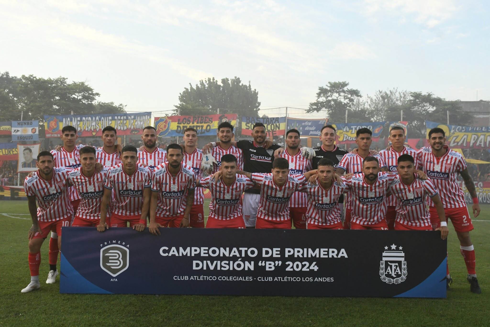 Torres, el primero de los de abajo a la izquierda.