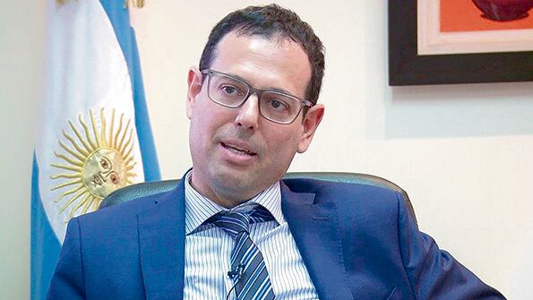 El fiscal Gabriel Pérez Barberá fue removido por el procurador interino Eduardo Casal.