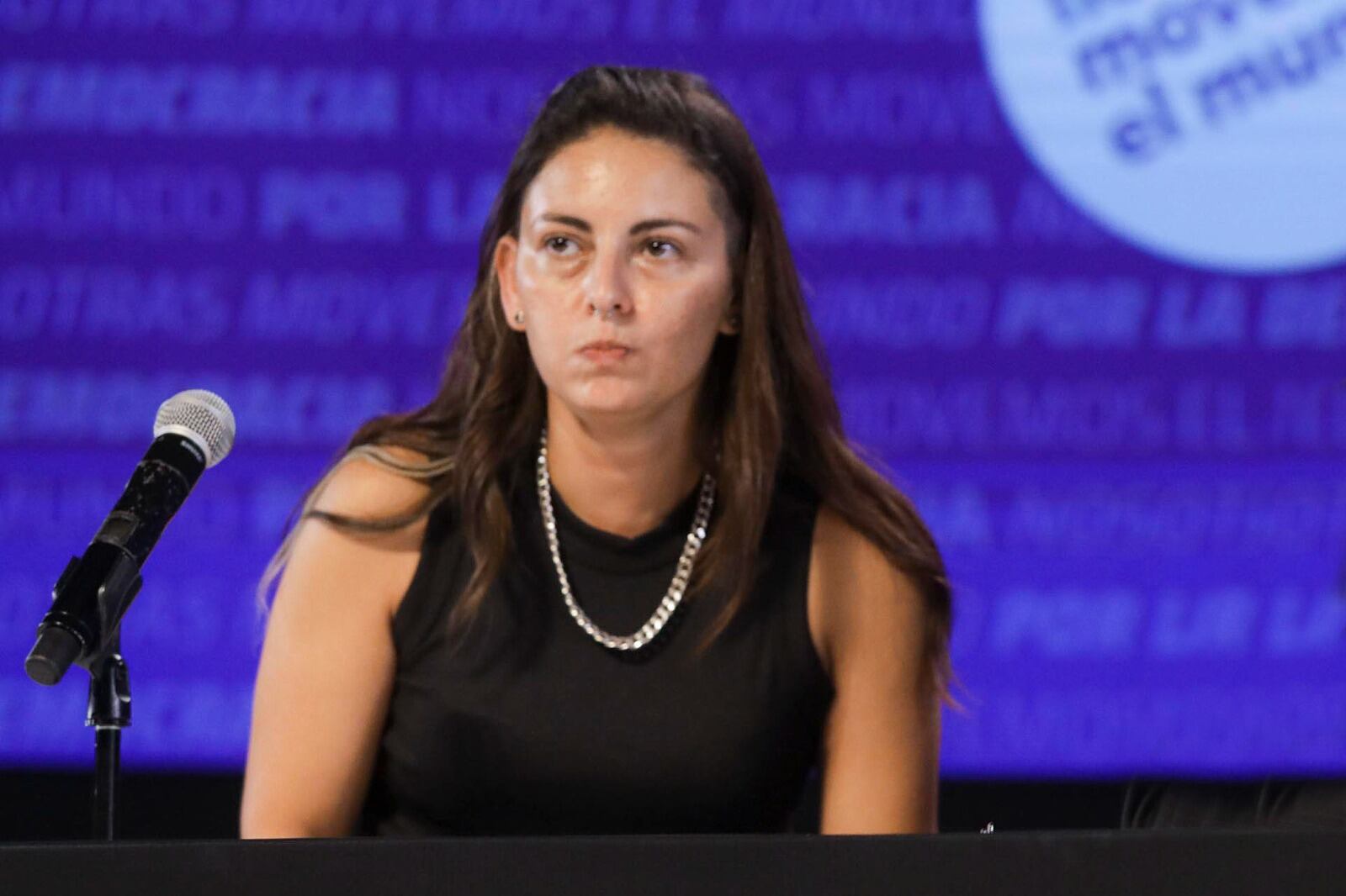 La exministra volvió a desmentir a Fabiola Yañez.