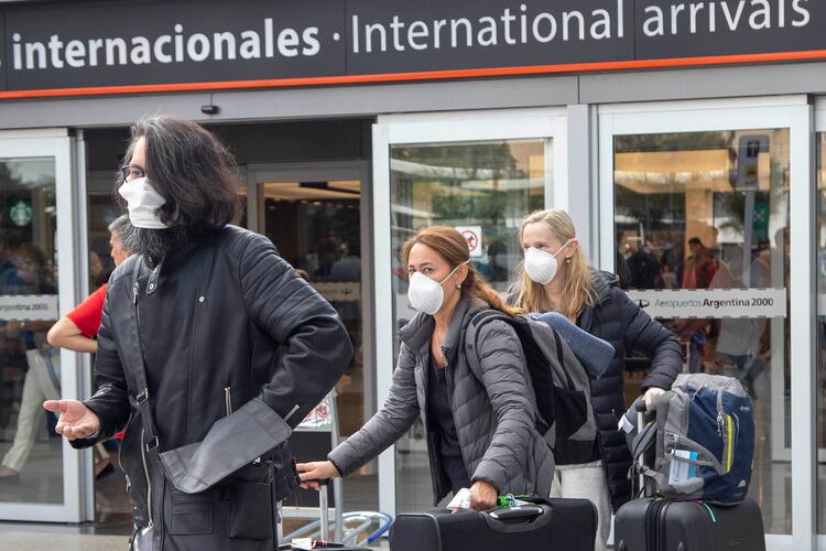 Parte de los varados regresó al país por avión y otro tanto por vías fluviales.
