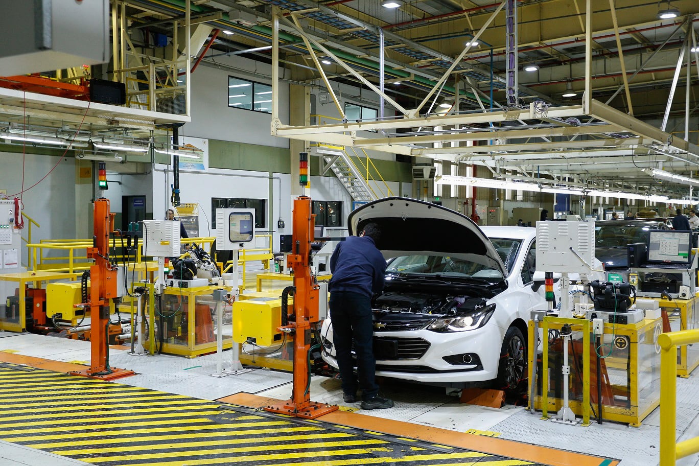 La industria automotriz quedó por debajo del promedo de UCI.