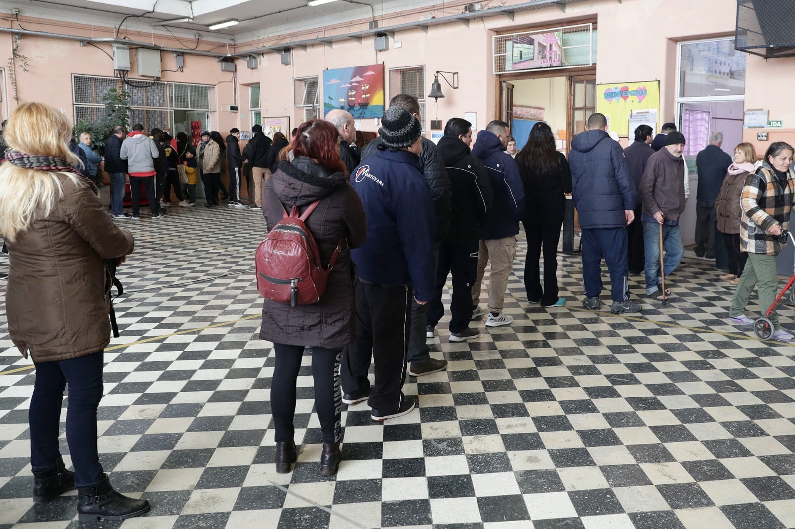 Las largas filas para votar fueron una constante en la elección porteña.