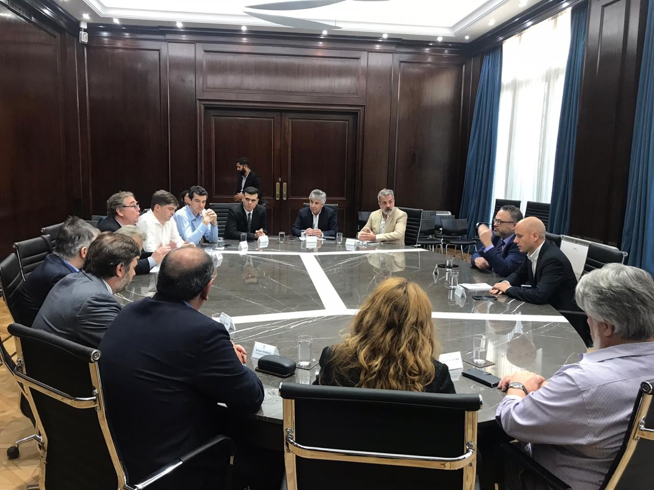 El gobierno afirma que el objetivo es “cuidar el mercado interno y la industria local”