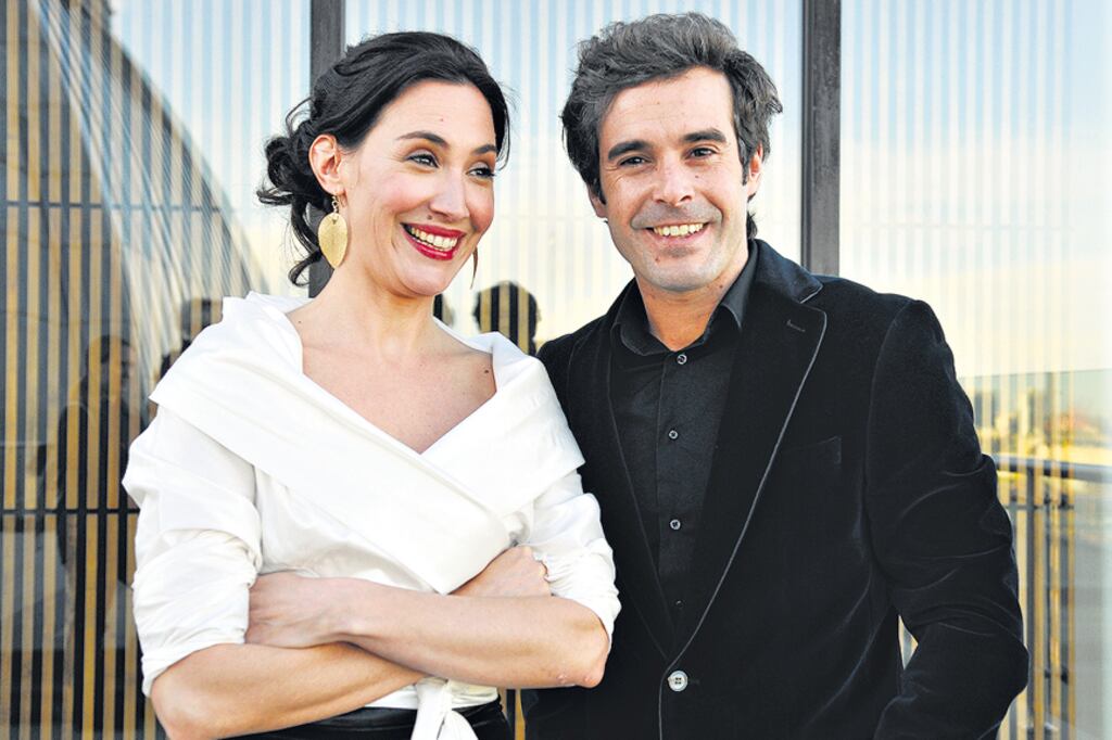 Malena y Cabré le dan vida a la adaptación local de una famosa serie española. Son 80 capítulos de lunes a jueves.