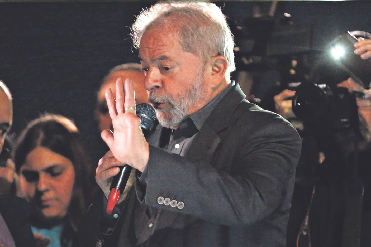 El ex presidente Lula participó de las manifestaciones de protesta que se sucedieron a lo largo de noviembre en Brasil.