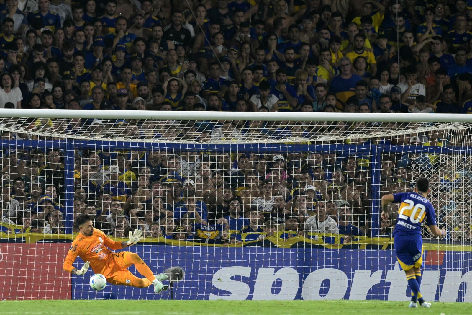 Velasco falló el último penal y Boca quedó afuera