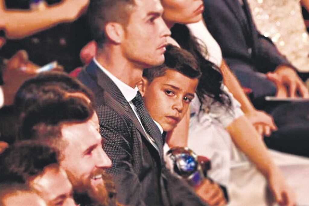 Cristiano Ronaldo y Messi en Londres durante la entrega del premio The Best.