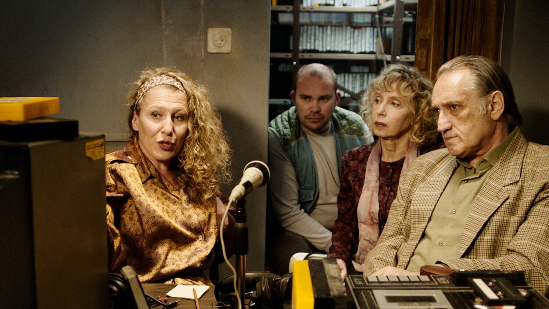 "Voces doradas" expone con delicadeza la fragilidad de sus personajes.