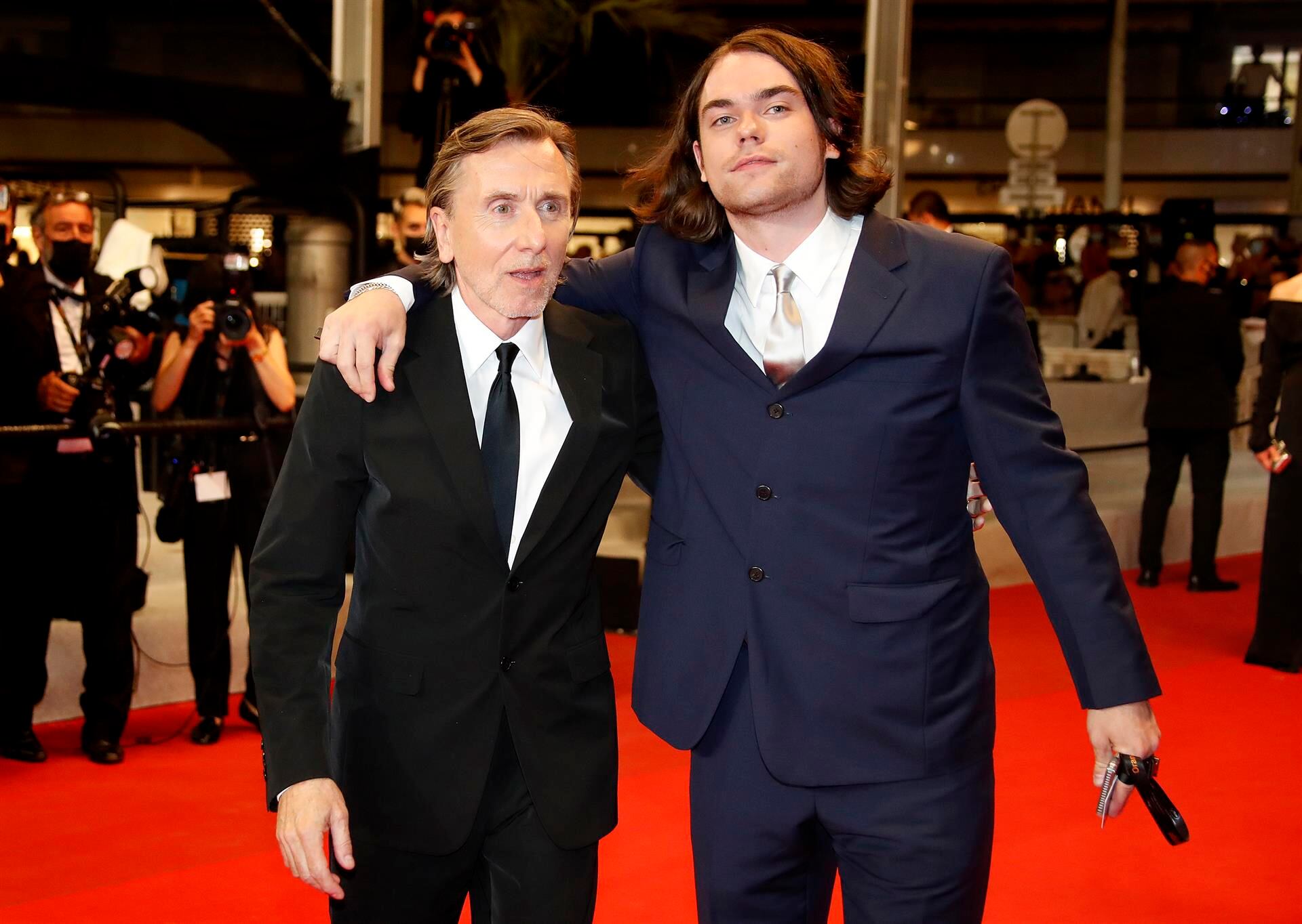 El actor británico Tim Roth junto a su hijo Cormac, quien murió como consecuencia de un cáncer. Imagen: EFE.