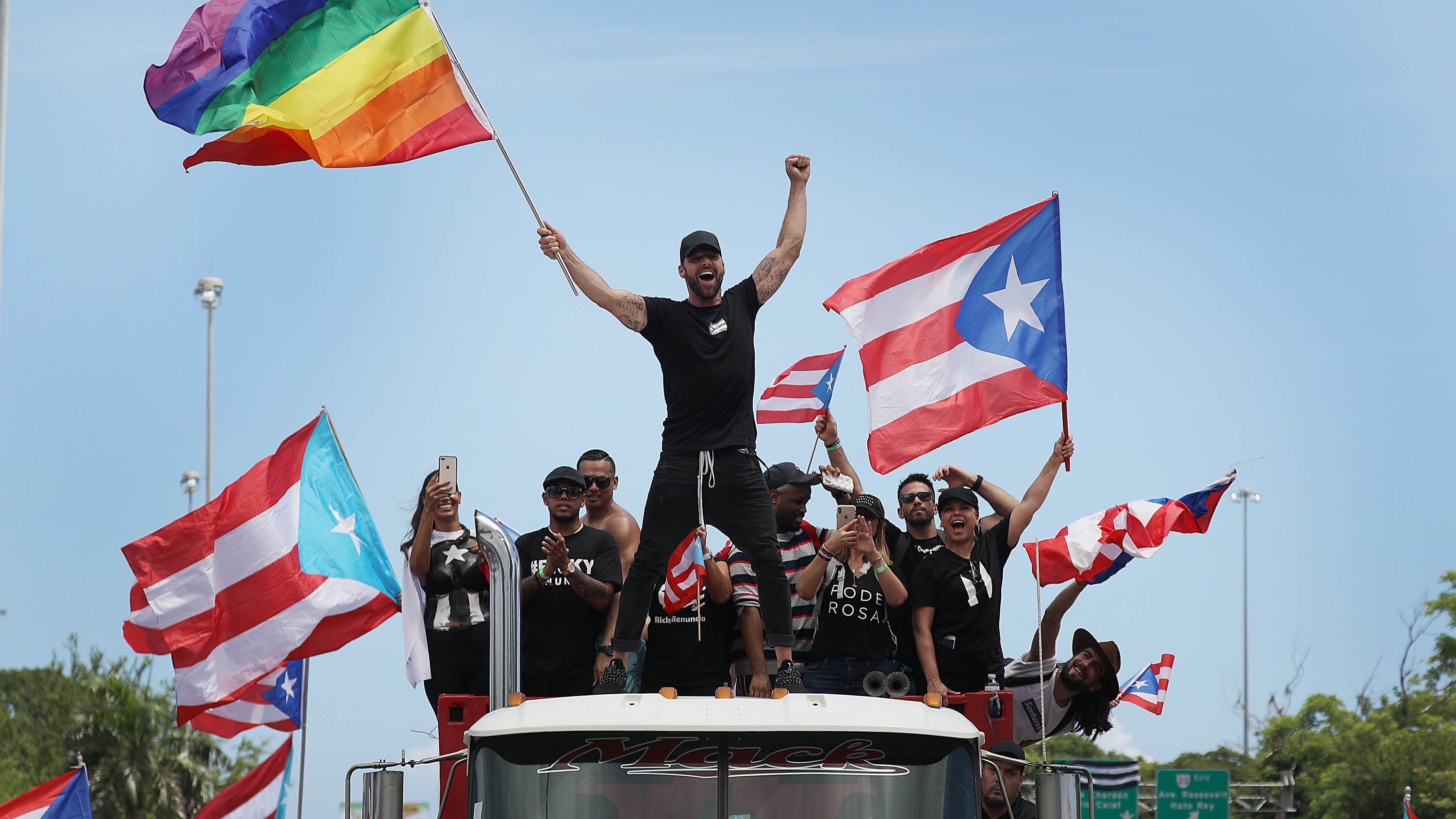 Ricky Martin participó de la masiva marcha en Puerto Rico para pedir la renuncia del gobernador.
