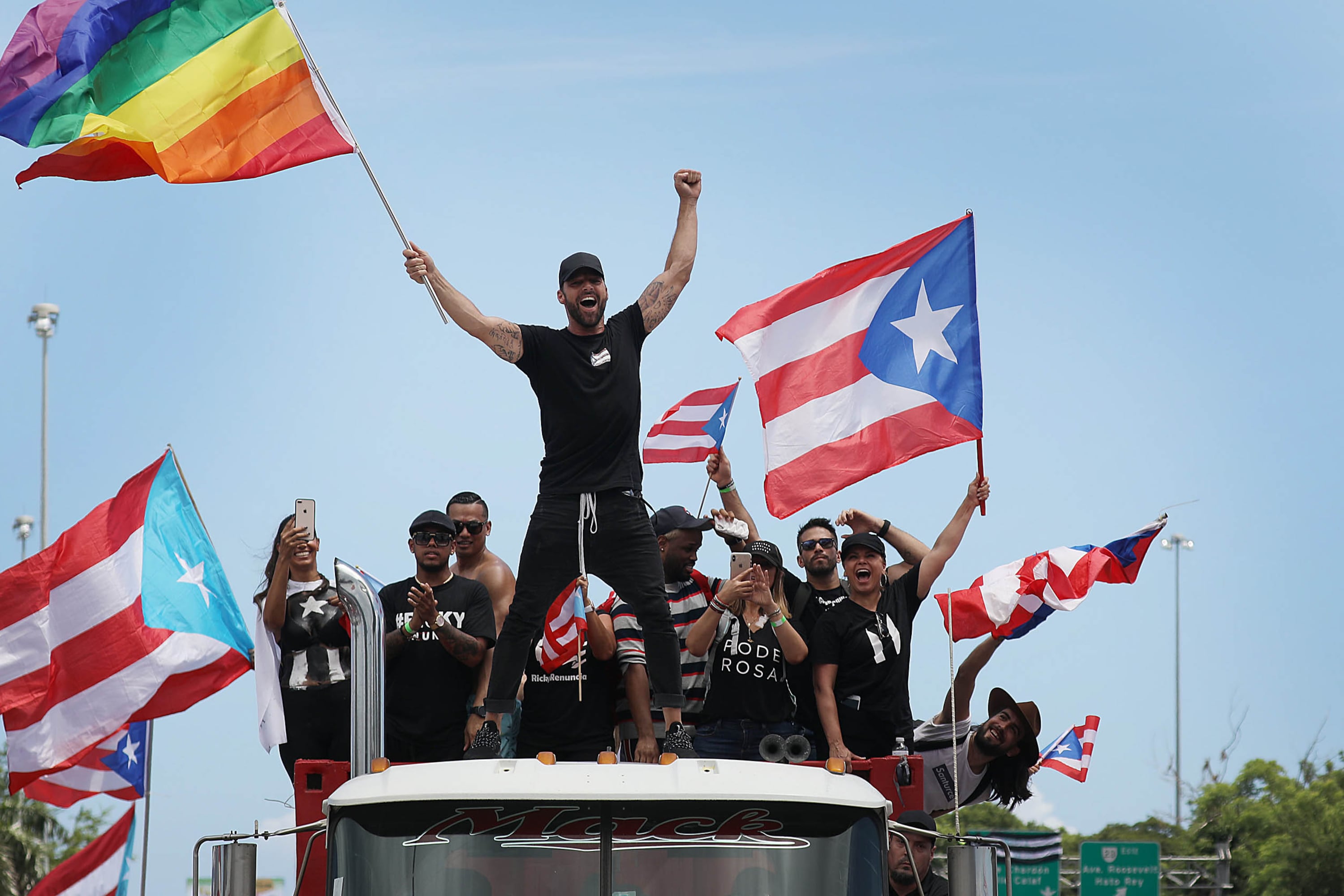 Ricky Martin participó de la masiva marcha en Puerto Rico para pedir la renuncia del gobernador.