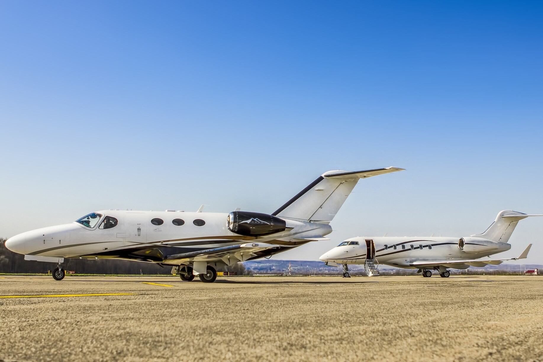 Los jets privados y pequeños aviones, incluidos en la lista de bienes suntuarios o "de lujo".