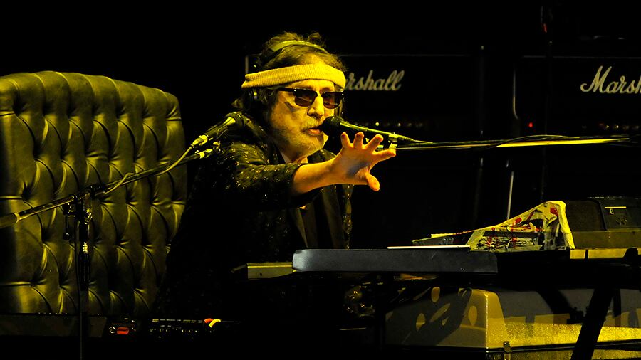 En el show hubo gemas como “Parte de la religión”.