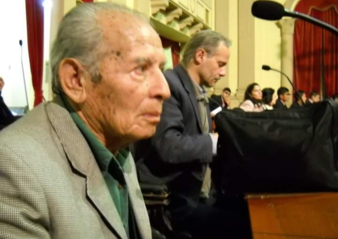 Damián Mendoza en un homenaje en la Legislatura 