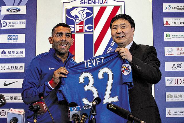 Tevez evitó dar detalles sobre su contrato millonario.