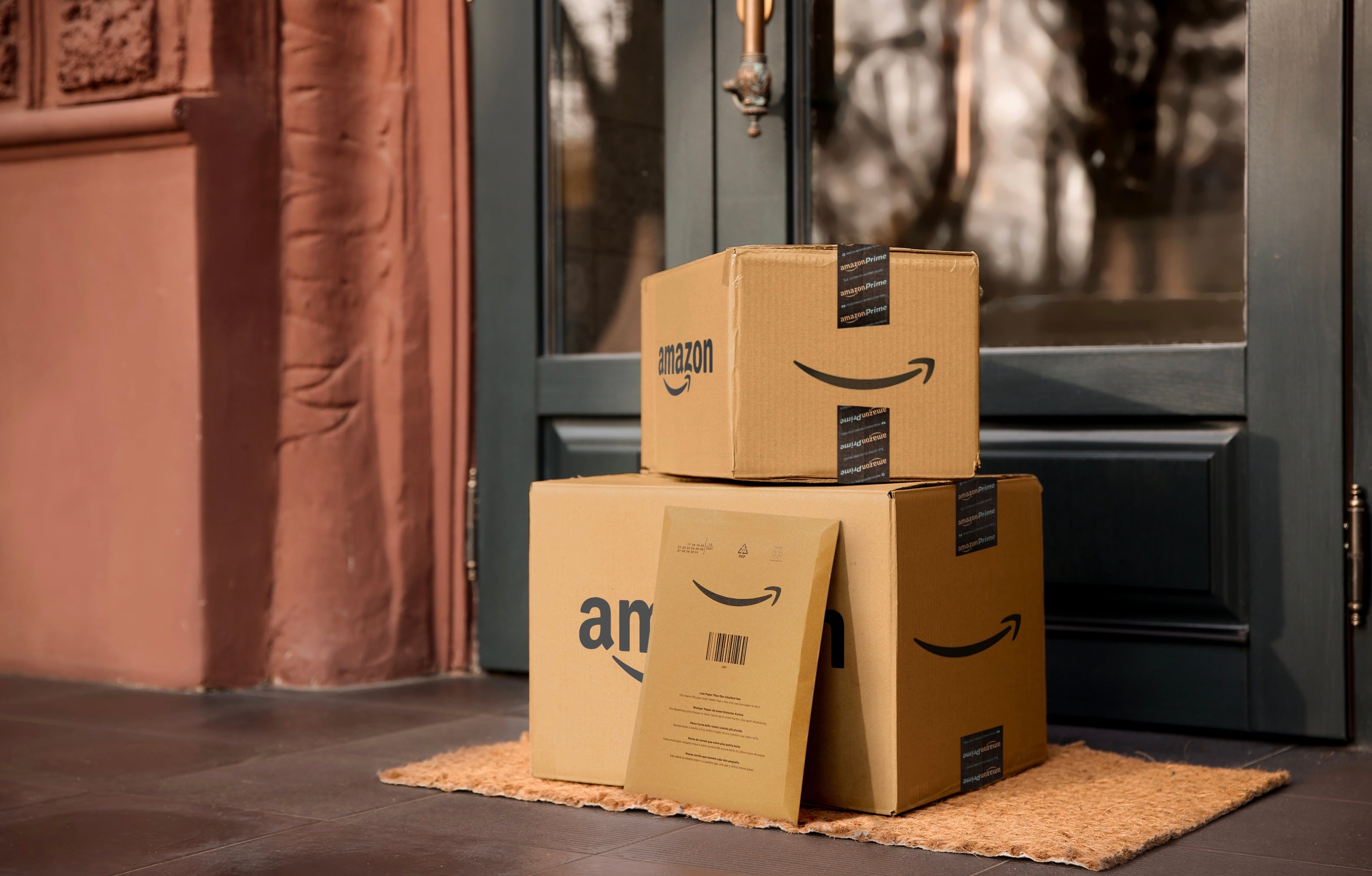 Aunque Amazon no opera directamente en Argentina, cada vez más personas acceden a sus ofertas mediante servicios de courier privado.
