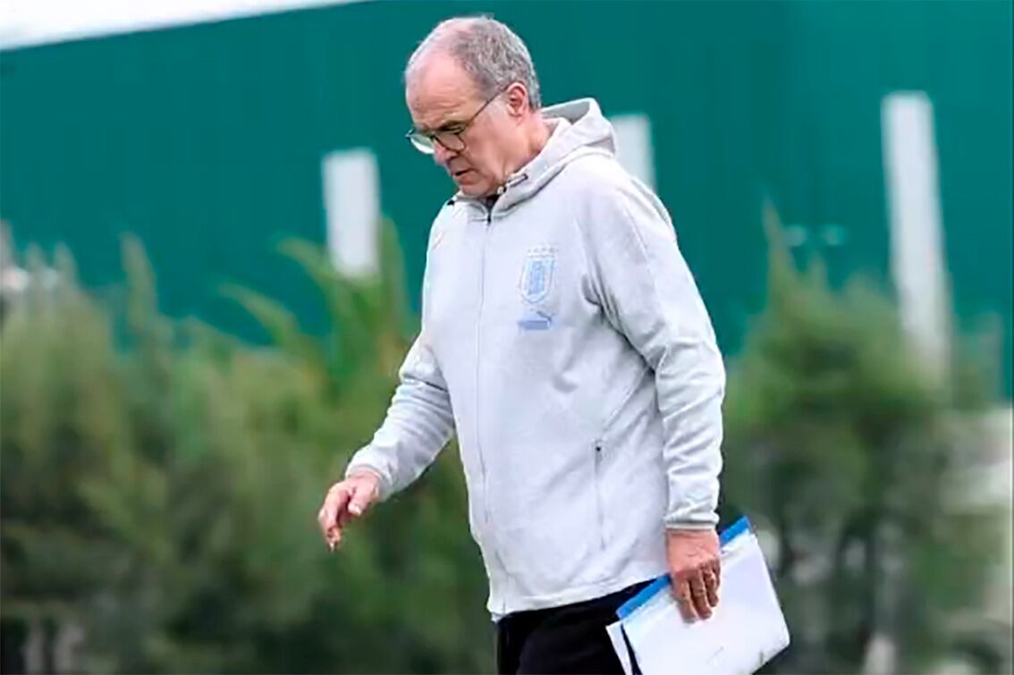 Marcelo Bielsa, afronta un nuevo y gran desafío al frente de la Celeste.