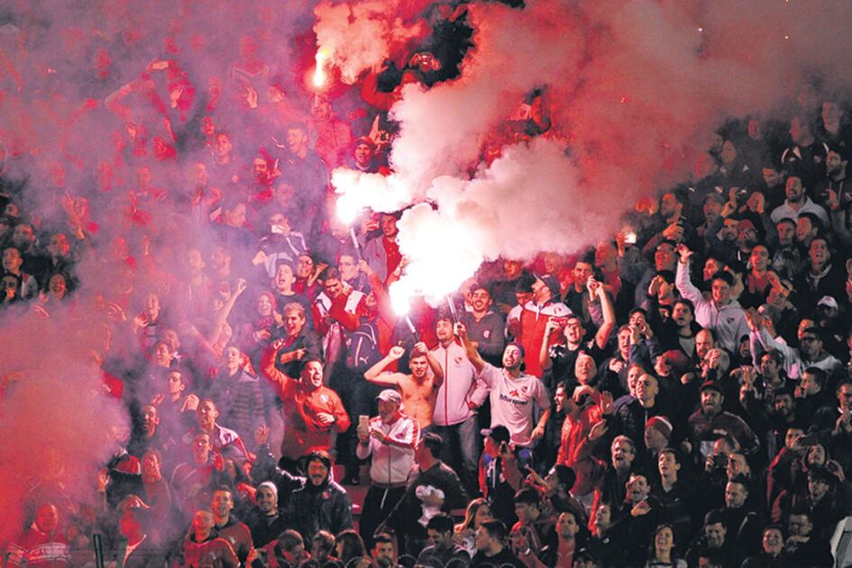Los barras volvieron a destacarse por encima del fútbol.