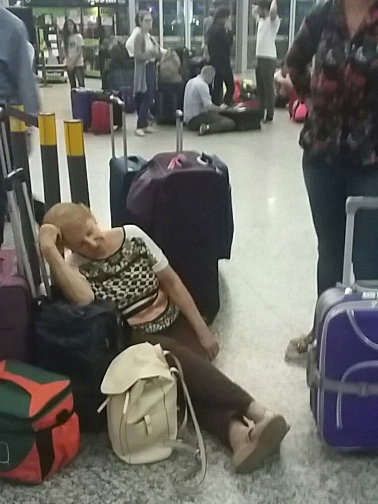 Una imagen que captó Spaciuk de la espera en Córdoba.