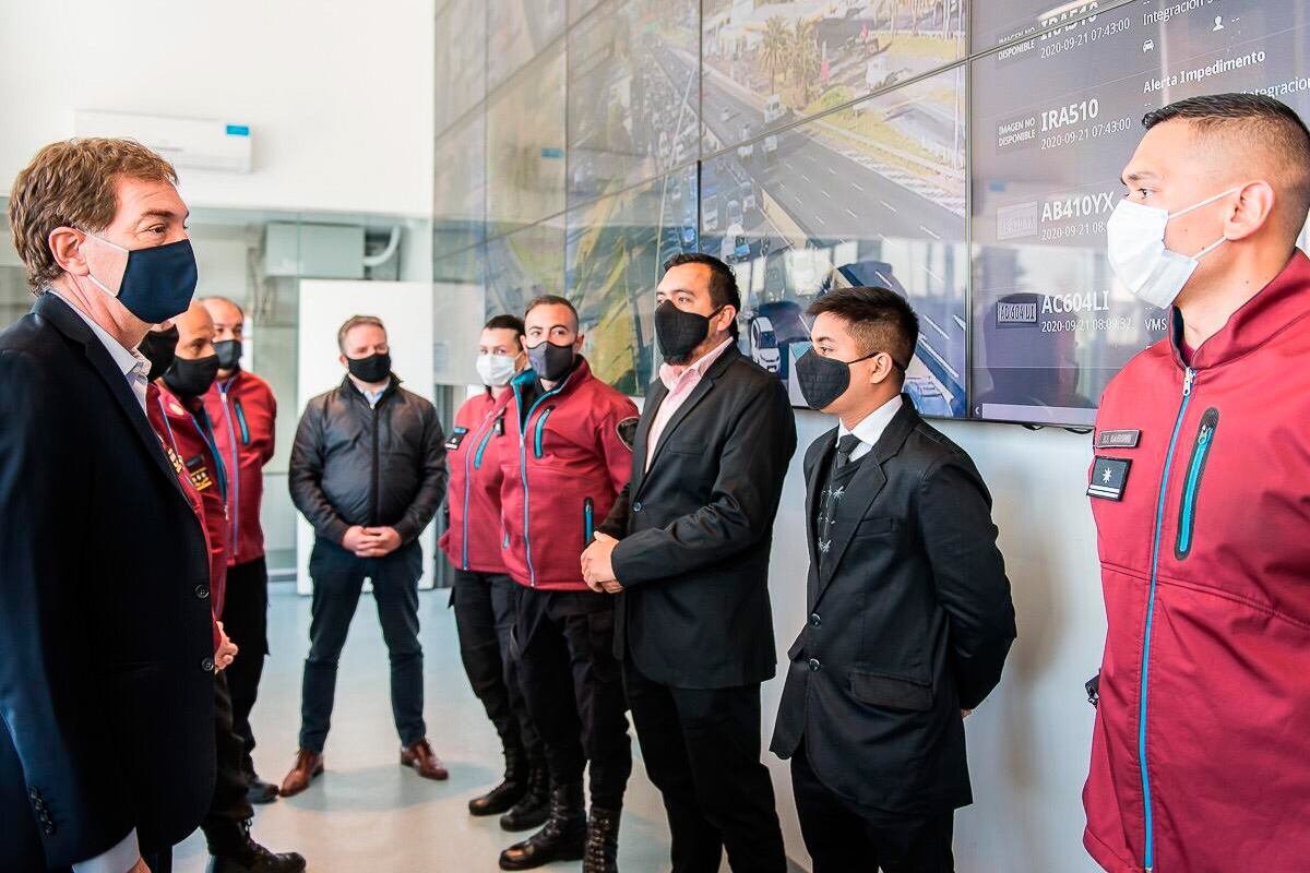 Diego Santilli asegura que las Taser resuelven el problema pero proveerá una por cada 700 policías.