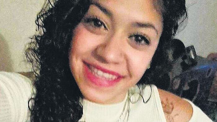 La Policía Científica trabajaba anoche en la búsqueda de nuevas pruebas en la casa de José León Suárez.