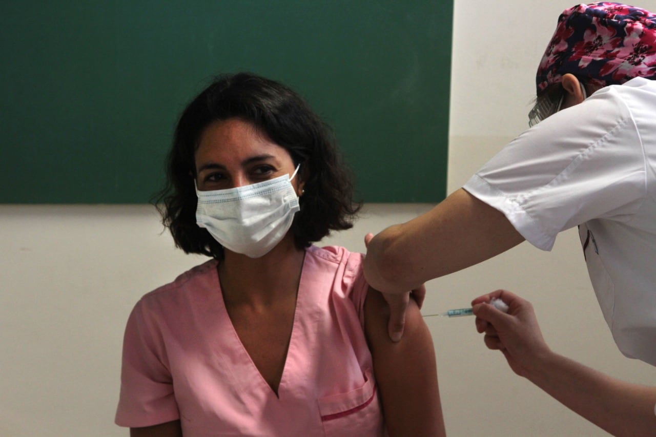 La justicia de CABA hizo lugar parcialmente a una medida cautelar presentada por ATE y limitó la facultad del Gobierno de la Ciudad de convocar a que retomen tareas los trabajadores de la salud vacunados con una sola dosis. 