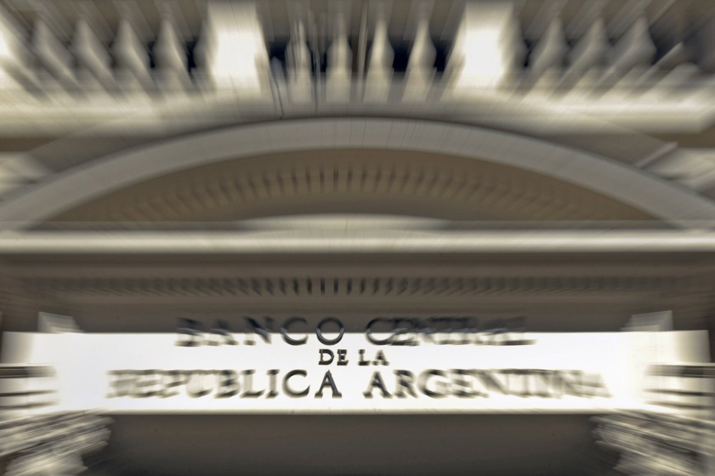 Los ingresosde los bancos en el último año por Letras de corto plazo sumaron 700 mil millones de pesos.