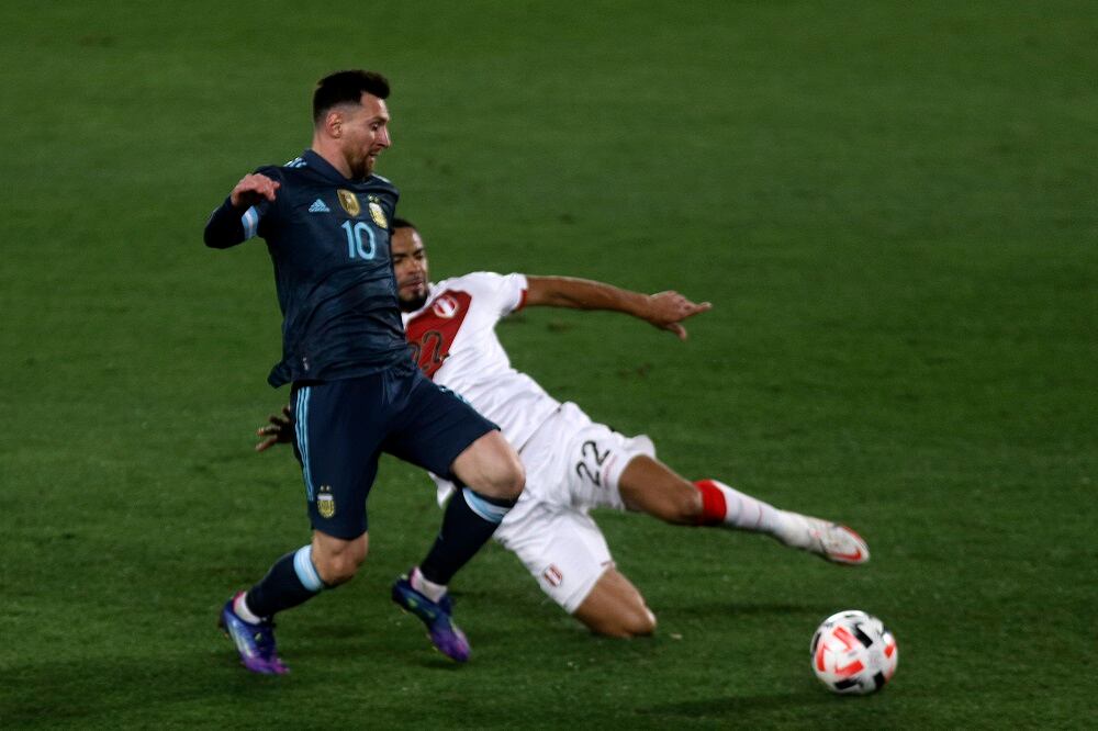 Messi en acción, cada vez más enfocado en la Selección Argentina