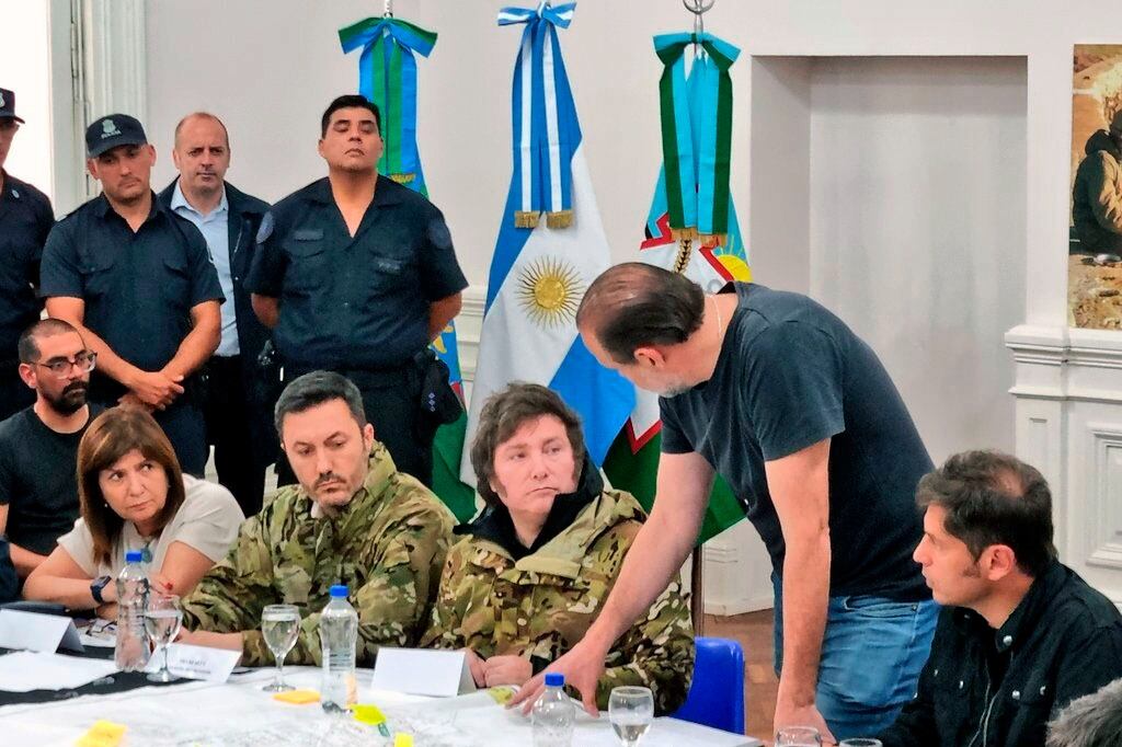 Milei, de fajina militar, en Bahìa Blanca