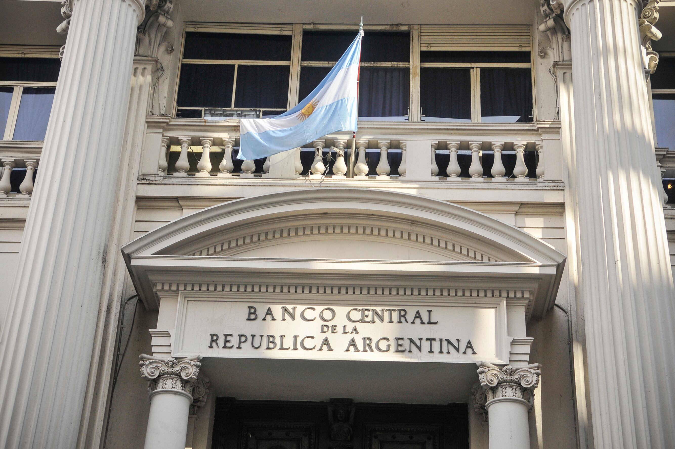 El Banco Central encuesta mensualmente a consultoras y departamentos de estudios de las entidades.