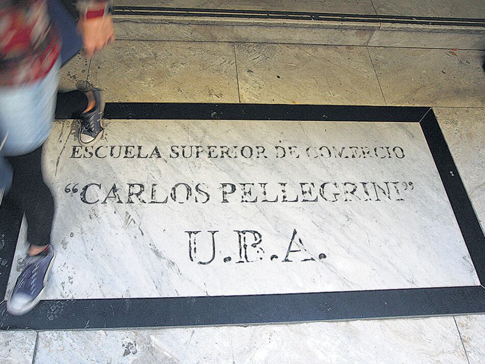 Padres y alumnos harán mañana un corte de calles para protestar por el apriete policial.