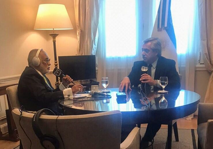 El presidente de la Nación, durante la entrevista radial de hoy Oscar González Oro. 