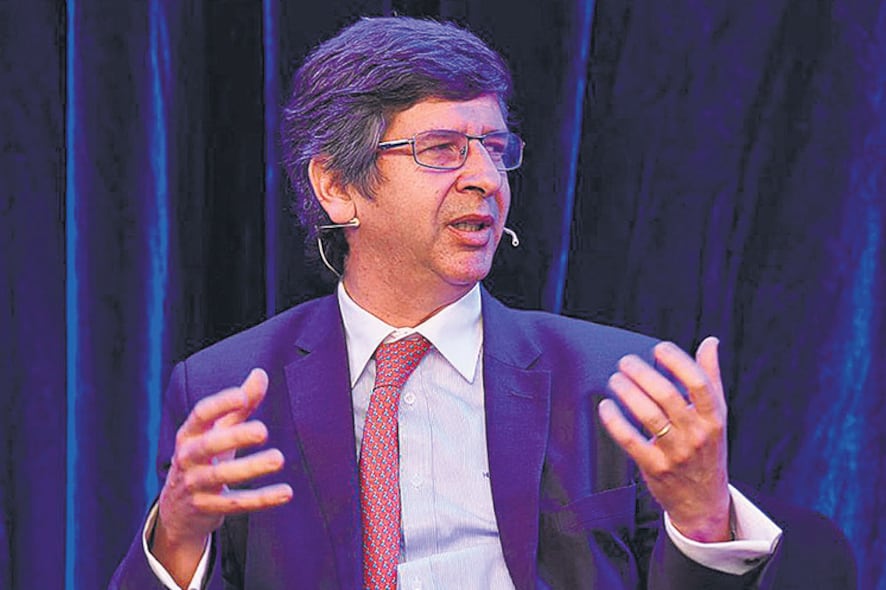 El secretario de TIC, Héctor Huici, es quien impulsa la flexibilización que beneficiaría a las telefónicas.