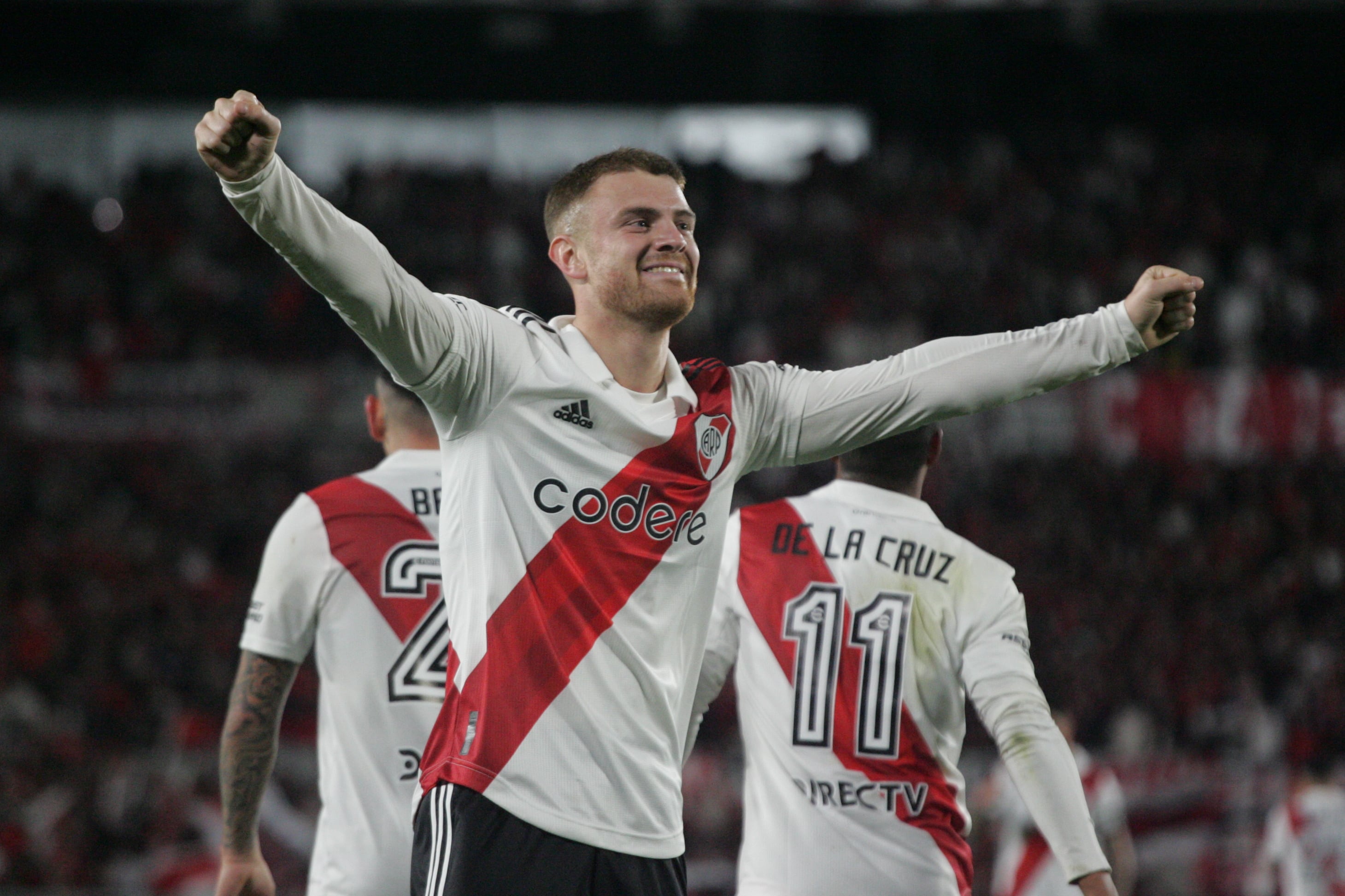 Lucas Beltrán celebra su gol en el primer tiempo
