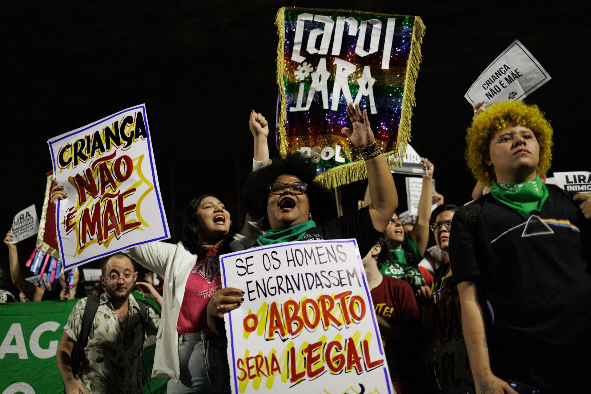Brasil: Feministas organizadas protestaron contra un proyecto de ley que enducere las penas por abortar