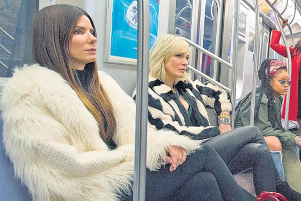 Bullock, Blanchett, Rihanna y Mindy Kaling en viaje hacia un nuevo atraco del siglo.