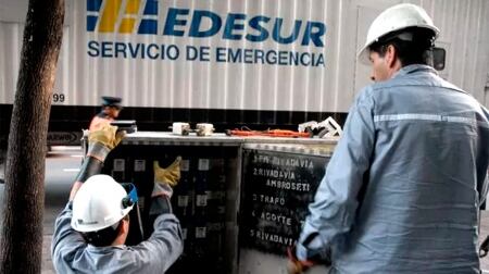 En la zona de Edesur hubo cortes en la red de media y baja tensión.