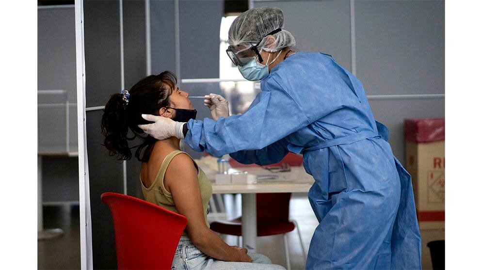 Los casos positivos suman 2.322.611 desde el comienzo de la pandemia.