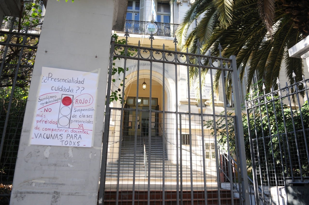 La Unión de Trabajadores de la Educación (UTE), el principal gremio docente de la Ciudad de Buenos Aires, aseguró que el paro convocado para este lunes tuvo un alto acatamiento. 