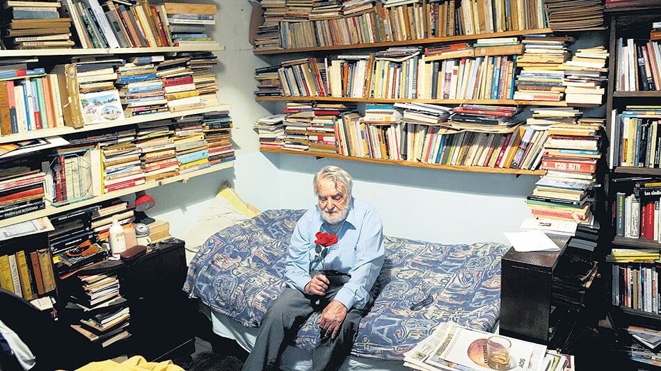 “No demos pasos atrás; más democracia, más igualdad”, pidió Osvaldo Bayer.