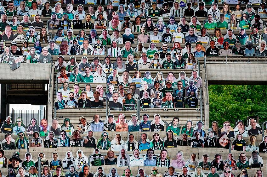 Hinchas de cartón en la Bundesliga.