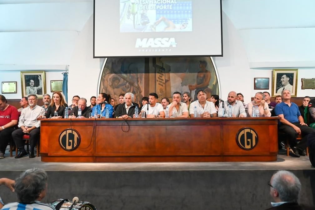 Participaron dirigentes deportivos de clubes, federaciones, universidades y sindicatos.