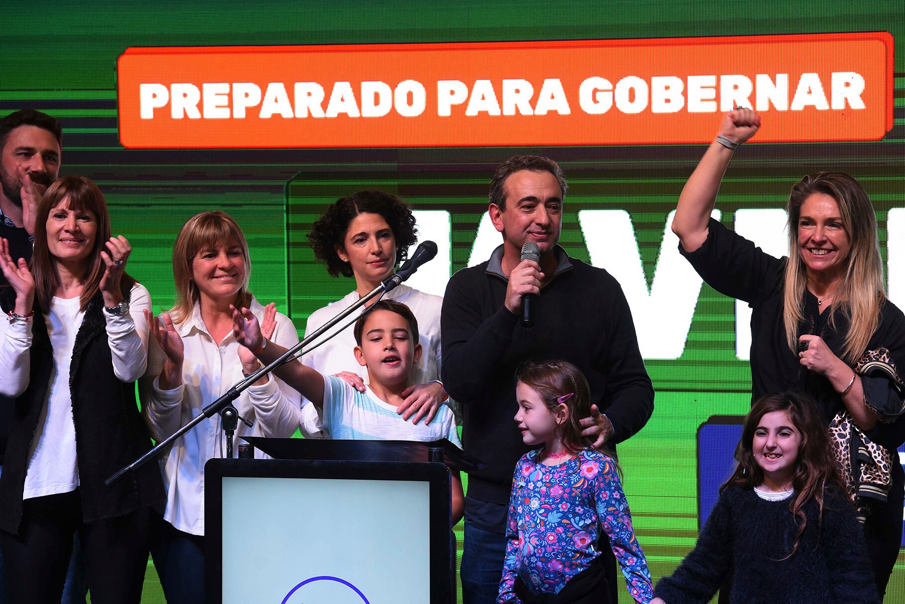 Javkin confió en la proyección de sus mesas testigos y salió temprano a anunciar su victoria.