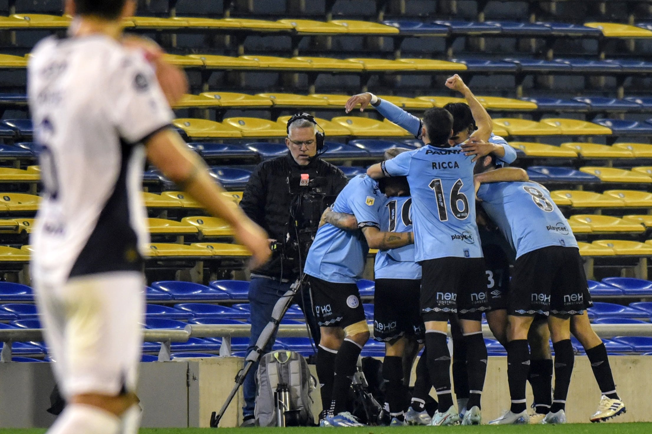 Los cordobeses en medio del festejo